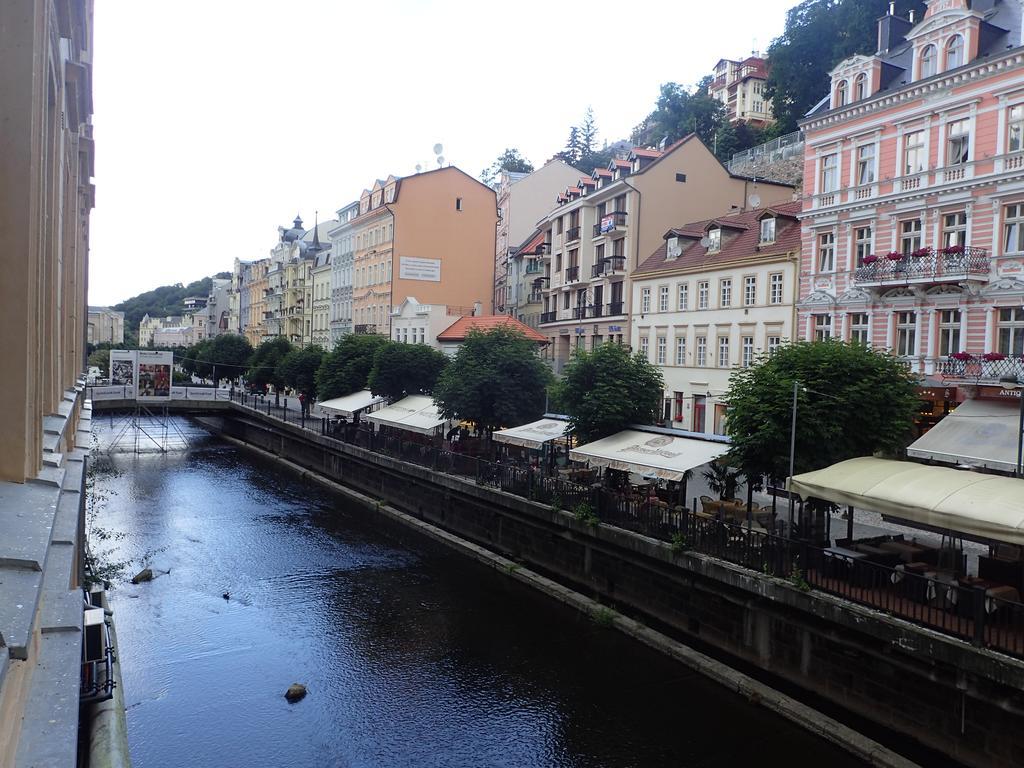 Apartments Paderewski Karlovy Vary Exterior photo