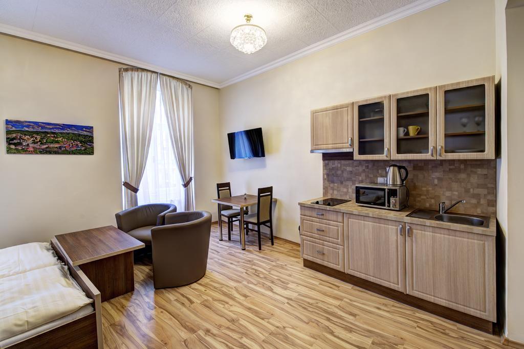 Apartments Paderewski Karlovy Vary Exterior photo